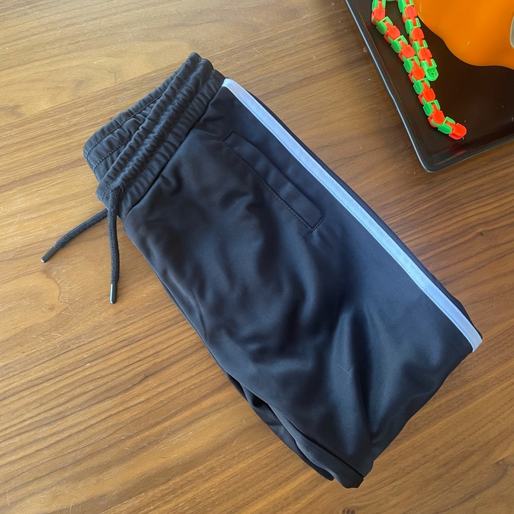 NW. Pants with pockets. Size 5.